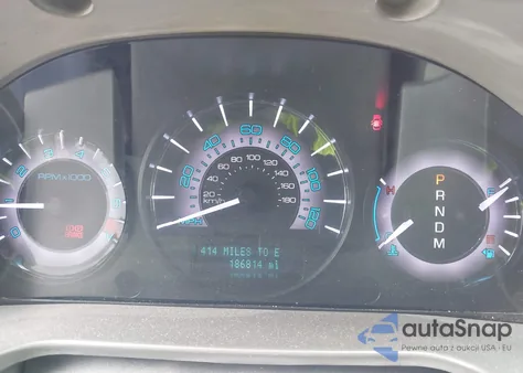 2010 Mercury Milan Premier z USA, uszkodzony, nr VIN 3MEHM0JG4AR653126